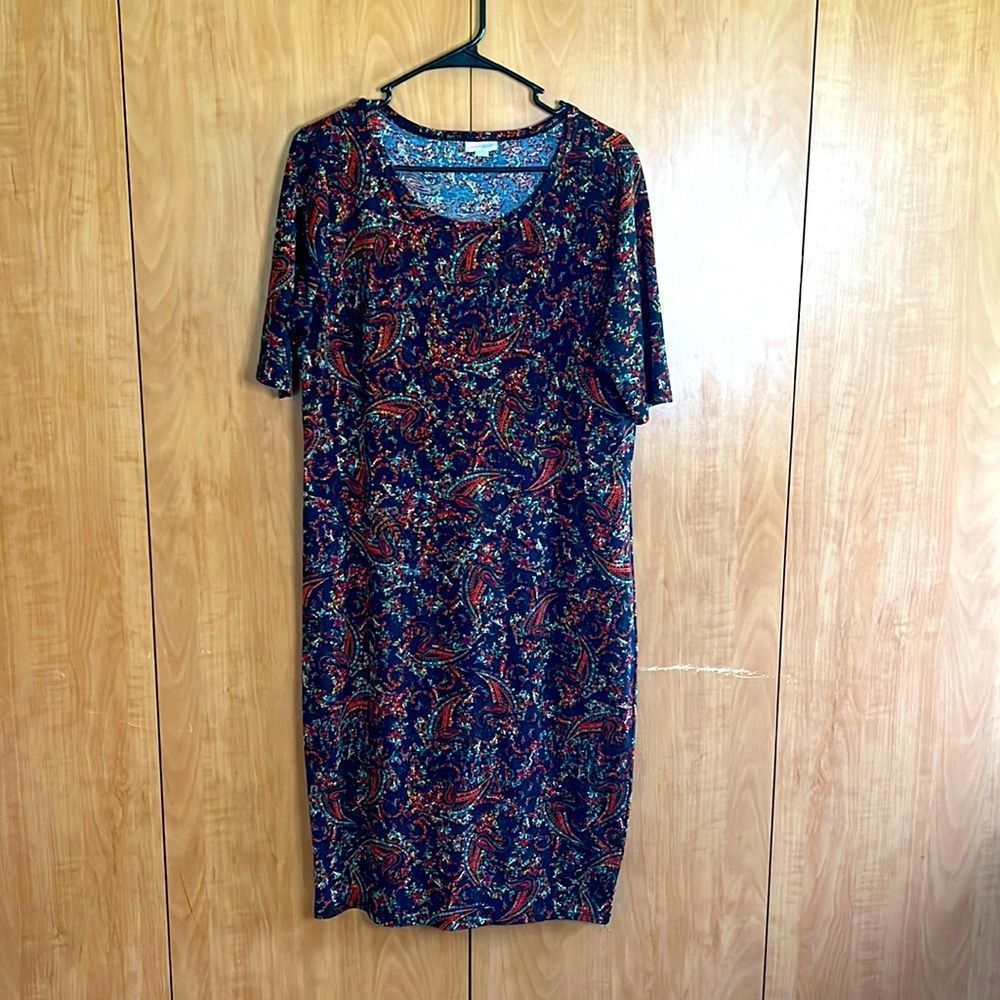 LuLaRoe Julia short sleeve knee length dress. Black with red paisley print. XL